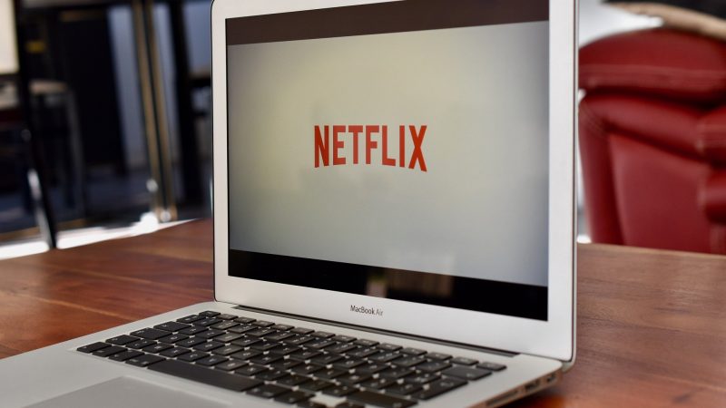 Le sale secret du streaming : comment le visionnage du top 10 de Netflix crée une grande quantité de CO2