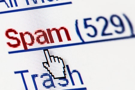 Pourquoi seuls certains messages de spam de l’iPhone comportent-ils l’option « Signaler le spam » ?