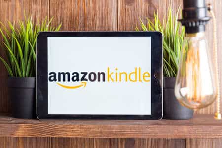 Le nouveau Kindle d’Amazon a deux fois plus d’espace de stockage et un mode sombre