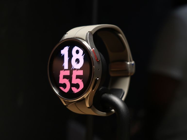 La Galaxy Watch 5 améliore sa batterie et présente un modèle « Pro ».