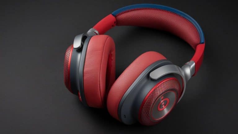 Casque rouge élégant