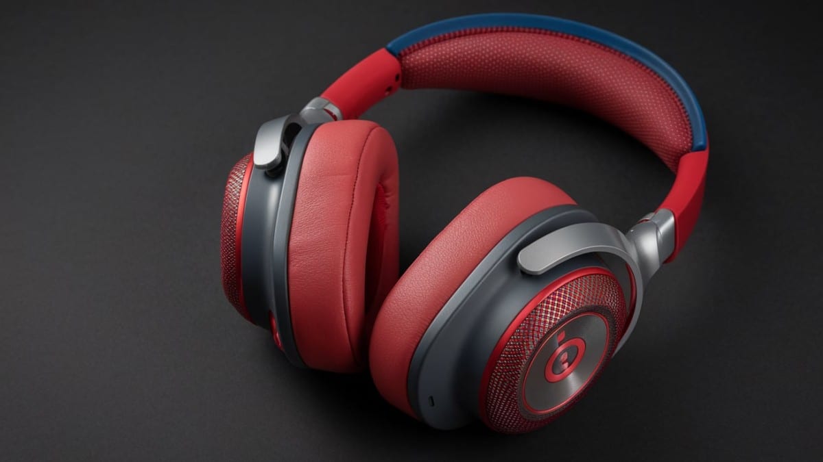 Casque rouge élégant