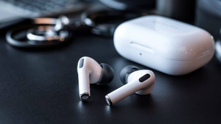 Écouteurs blancs modernes