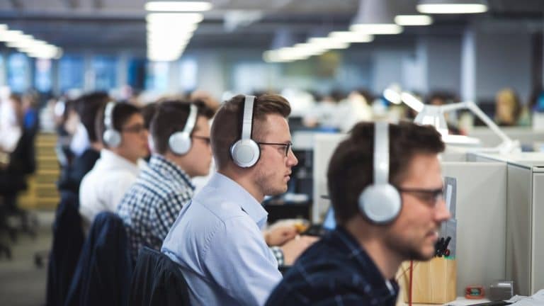 Centre d'appels avec casques