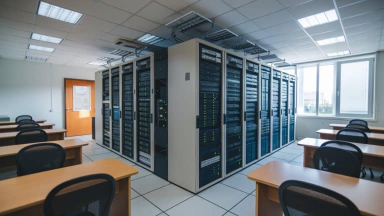 Salle de serveurs éducative