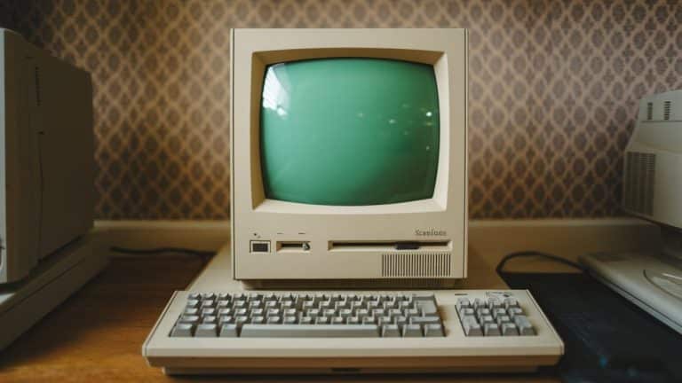 Ancien ordinateur vintage