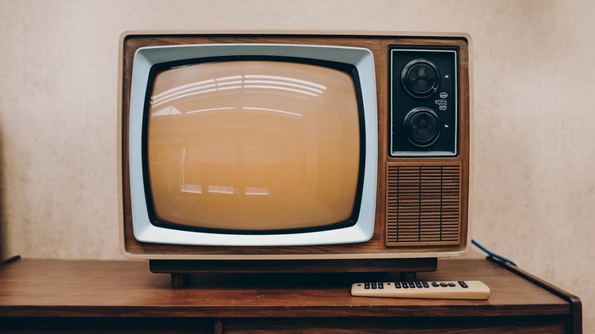 Téléviseur rétro avec télécommande